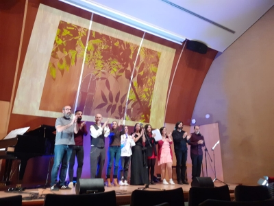 fotoGrupo-salutació